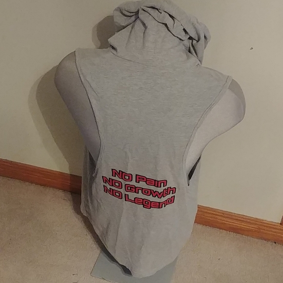 Men's Sleeveless Hoodie Comfy with Zip Pocket. - Picture 4 of 8